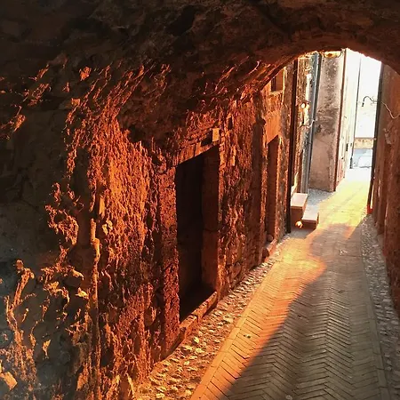 La Corte Di Alice 3*